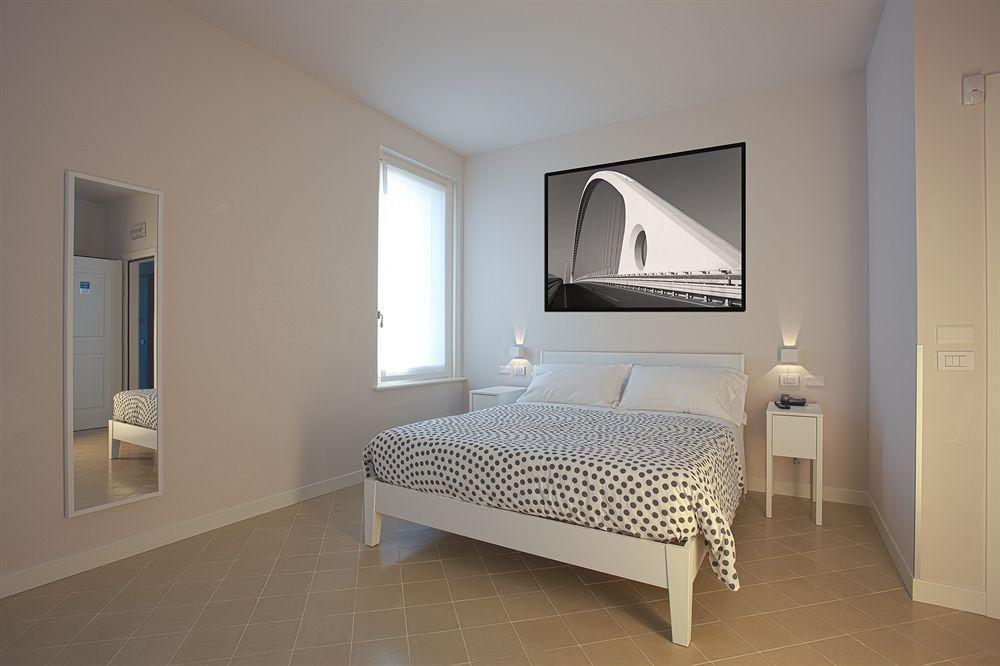 Hotel Forlanini 52 Parma Exteriör bild