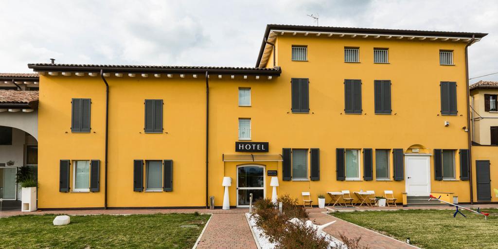 Hotel Forlanini 52 Parma Exteriör bild