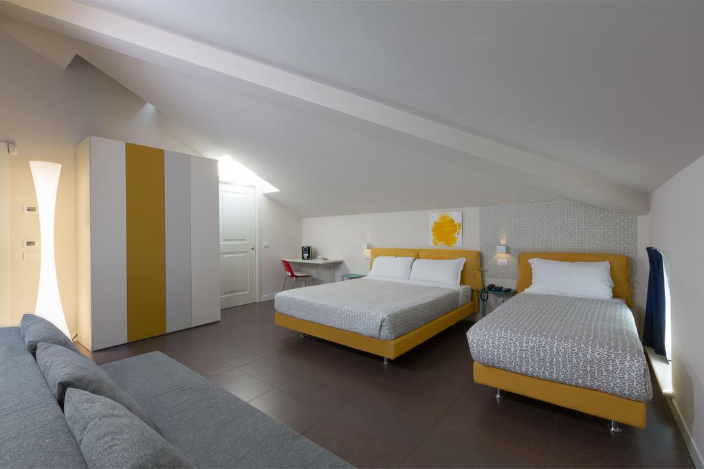 Hotel Forlanini 52 Parma Exteriör bild