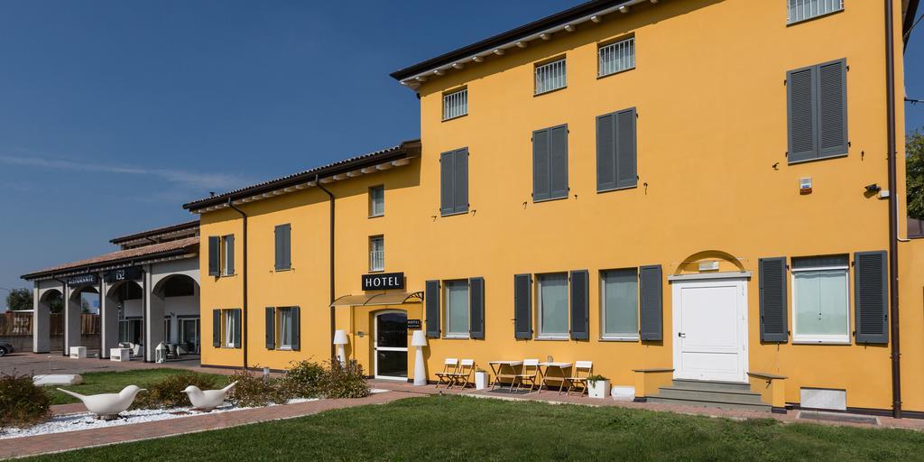 Hotel Forlanini 52 Parma Exteriör bild