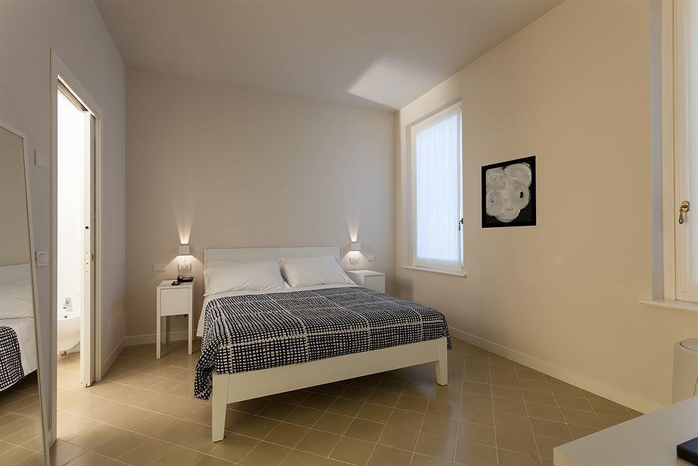 Hotel Forlanini 52 Parma Exteriör bild