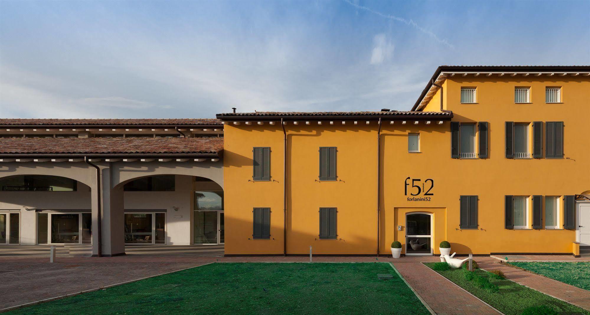 Hotel Forlanini 52 Parma Exteriör bild